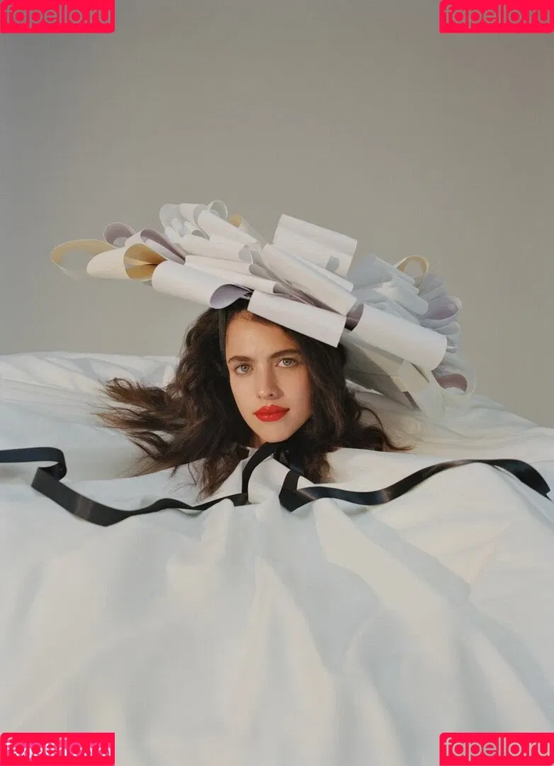 Margaret Qualley Onlyfans Photo Gallery 