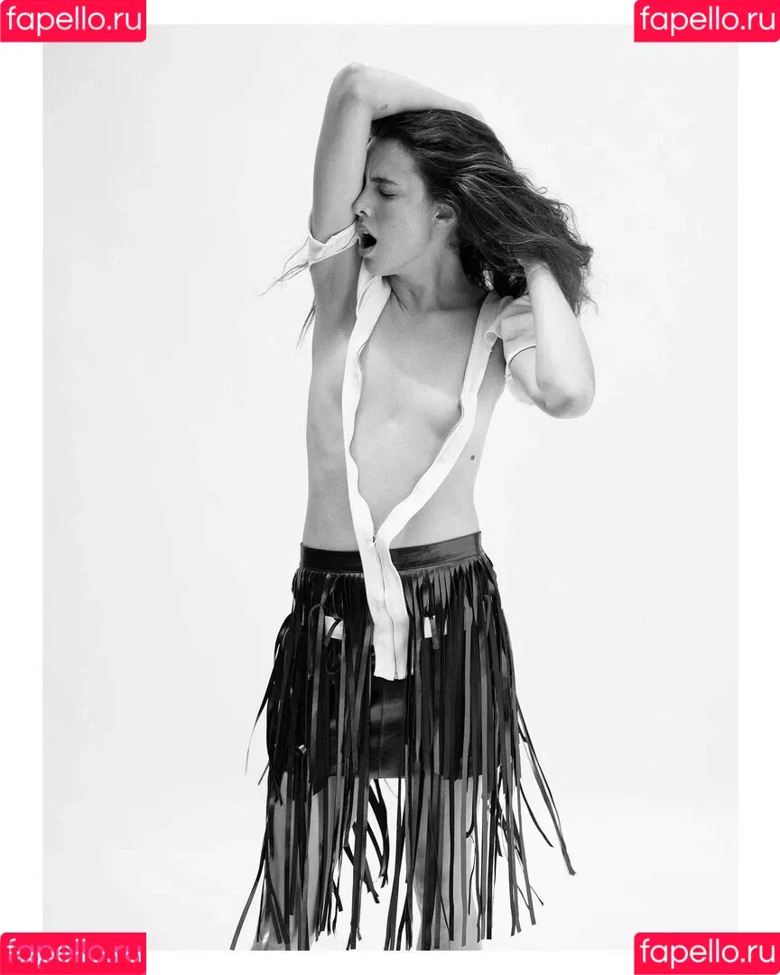 Margaret Qualley Onlyfans Photo Gallery 