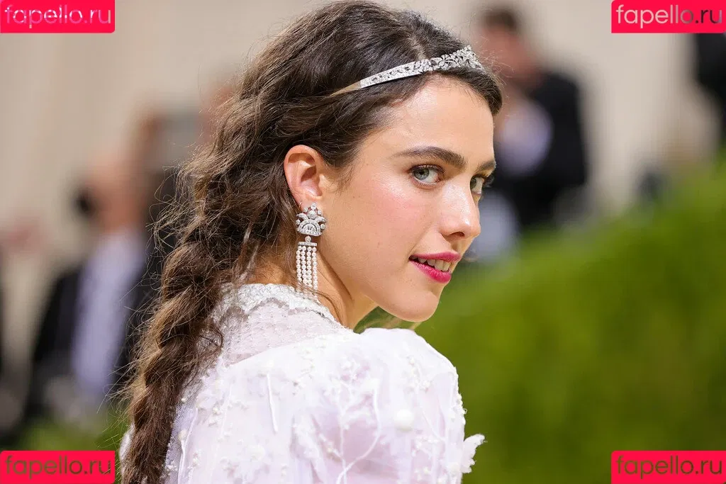 Margaret Qualley Onlyfans Photo Gallery 