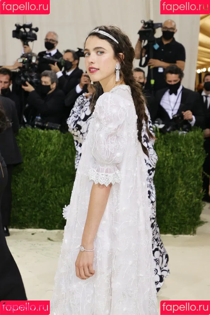 Margaret Qualley Onlyfans Photo Gallery 