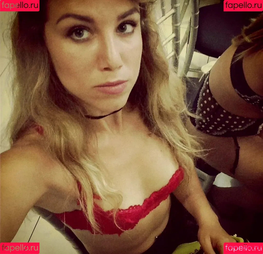 Yana Gold Onlyfans Photo Gallery 