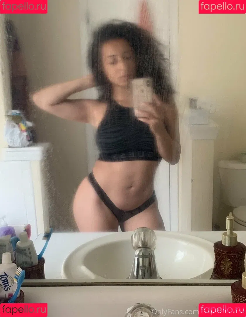 QueenSoTrill Onlyfans Photo Gallery 