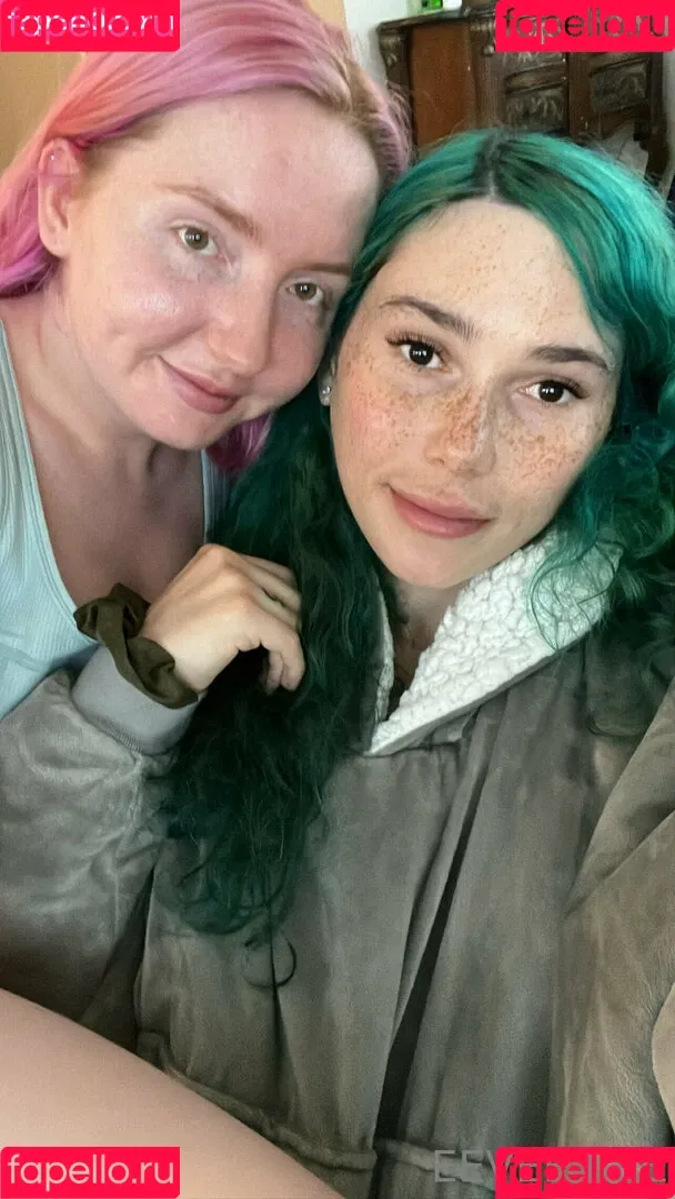 Eevee Bee Onlyfans Photo Gallery 