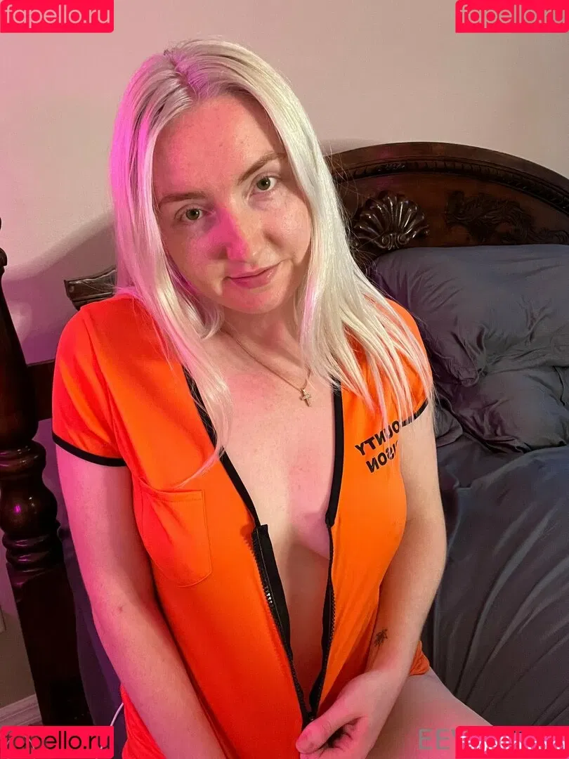 Eevee Bee Onlyfans Photo Gallery 