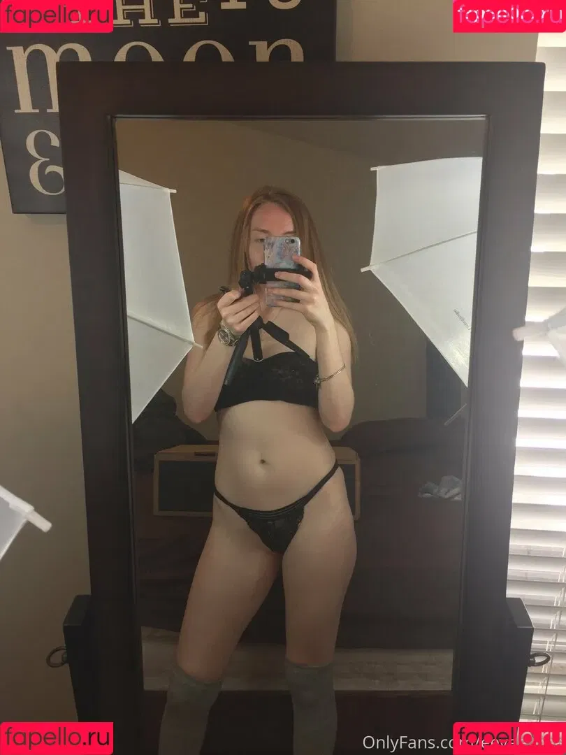 Eevee Bee Onlyfans Photo Gallery 