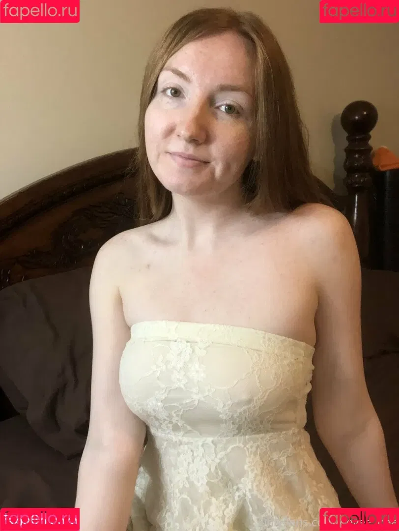 Eevee Bee Onlyfans Photo Gallery 