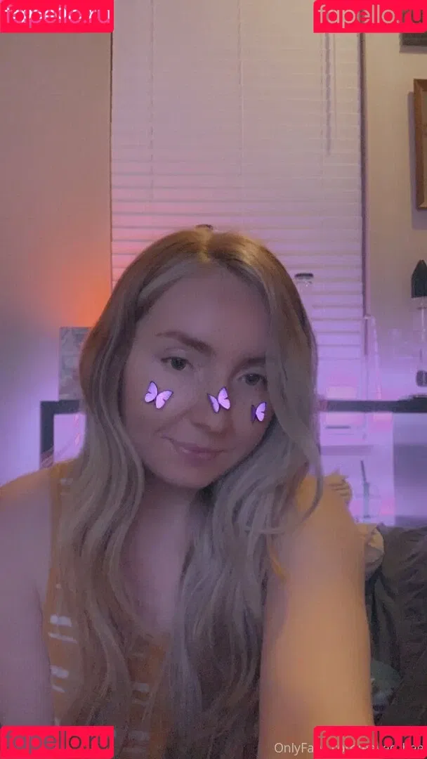 Eevee Bee Onlyfans Photo Gallery 
