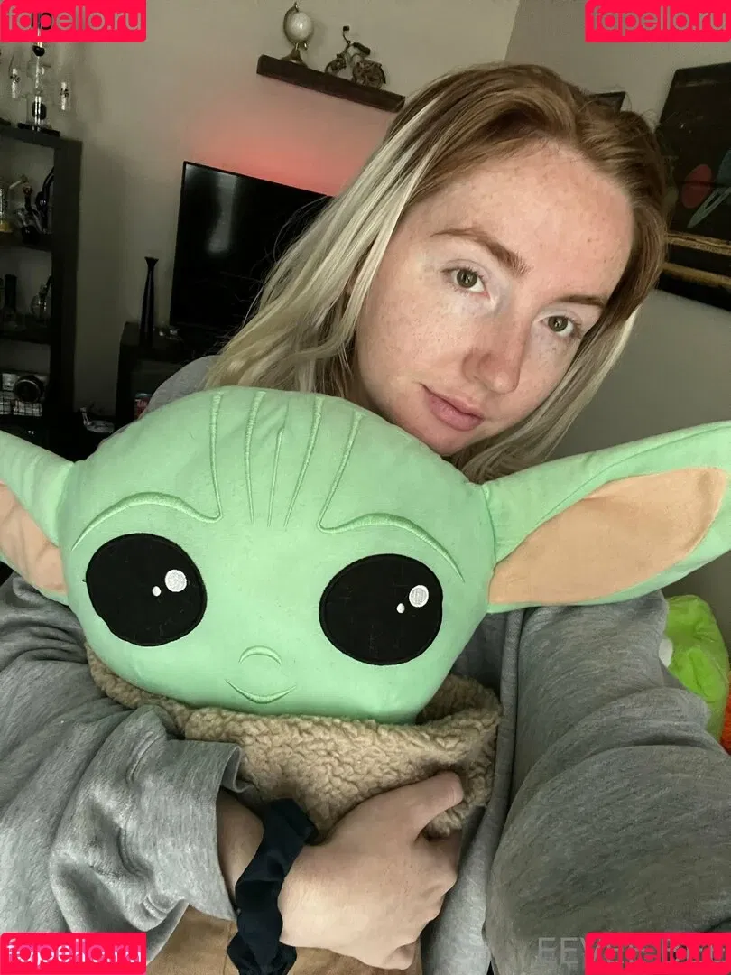Eevee Bee Onlyfans Photo Gallery 