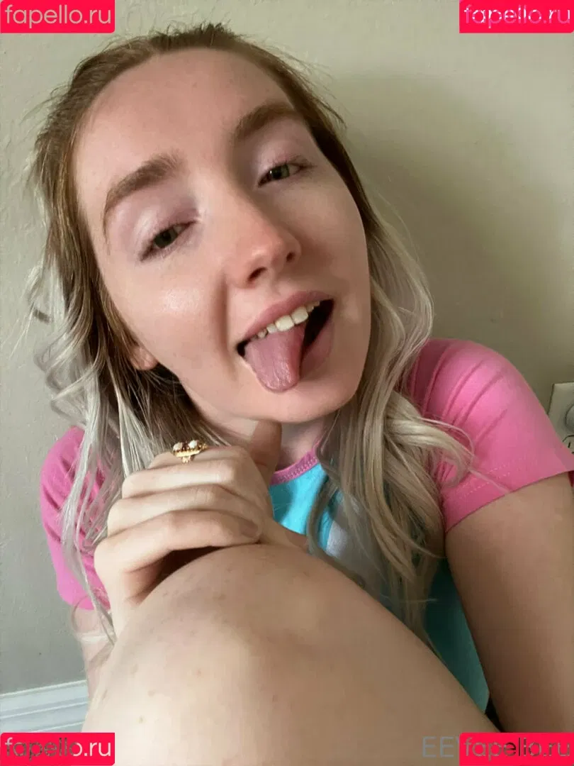 Eevee Bee Onlyfans Photo Gallery 