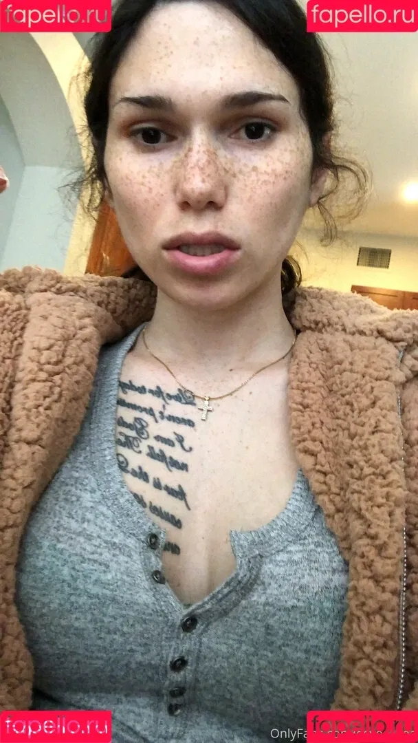Eevee Bee Onlyfans Photo Gallery 