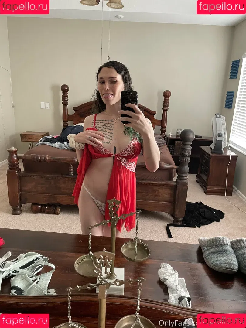 Eevee Bee Onlyfans Photo Gallery 