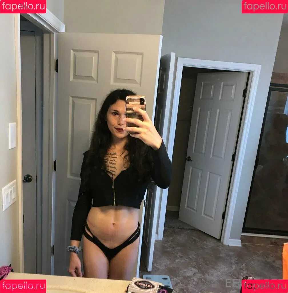 Eevee Bee Onlyfans Photo Gallery 