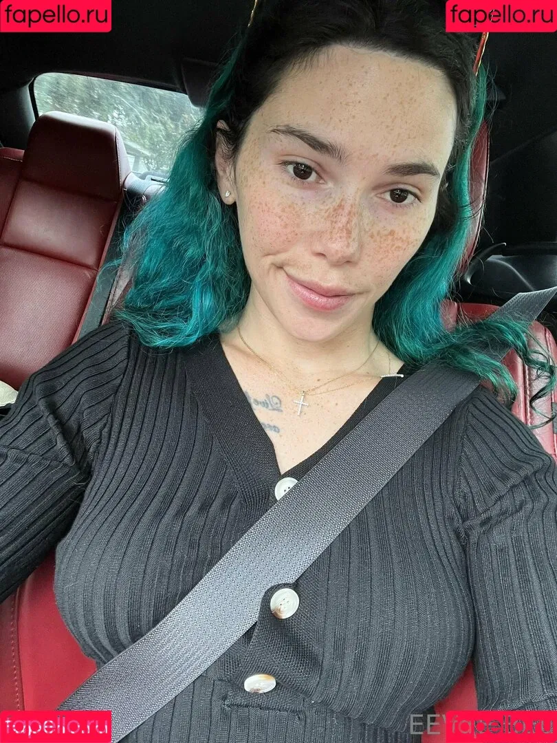 Eevee Bee Onlyfans Photo Gallery 
