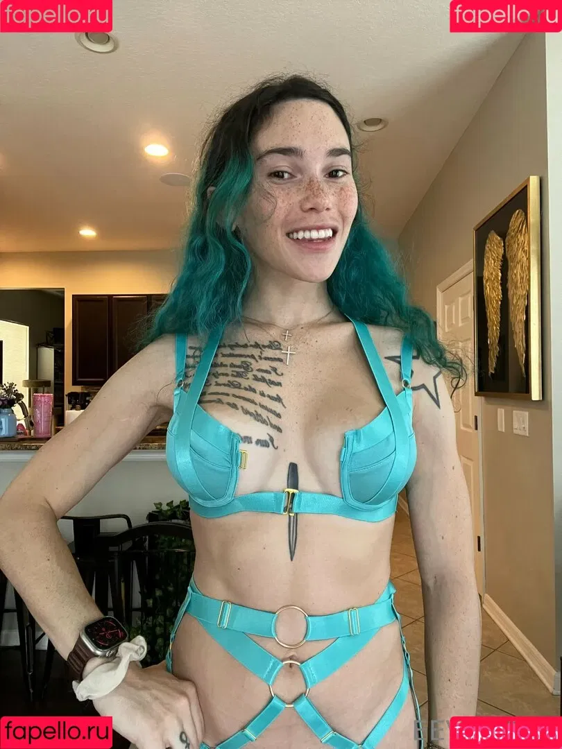 Eevee Bee Onlyfans Photo Gallery 