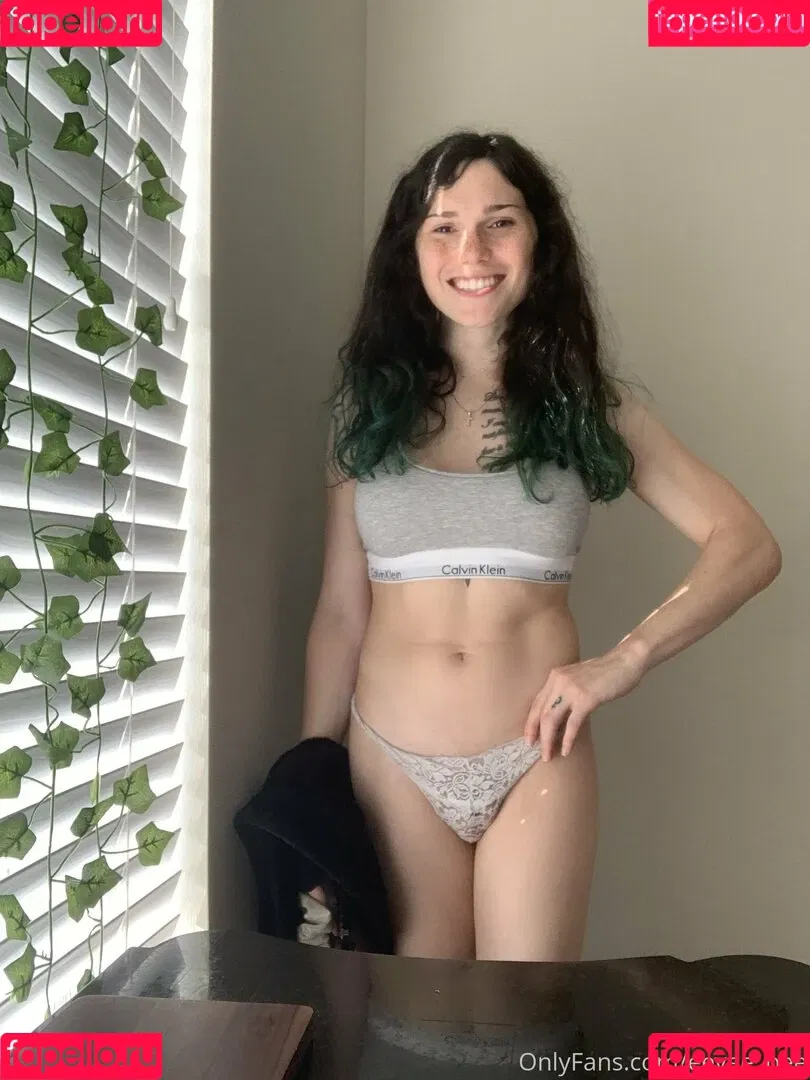 Eevee Bee Onlyfans Photo Gallery 