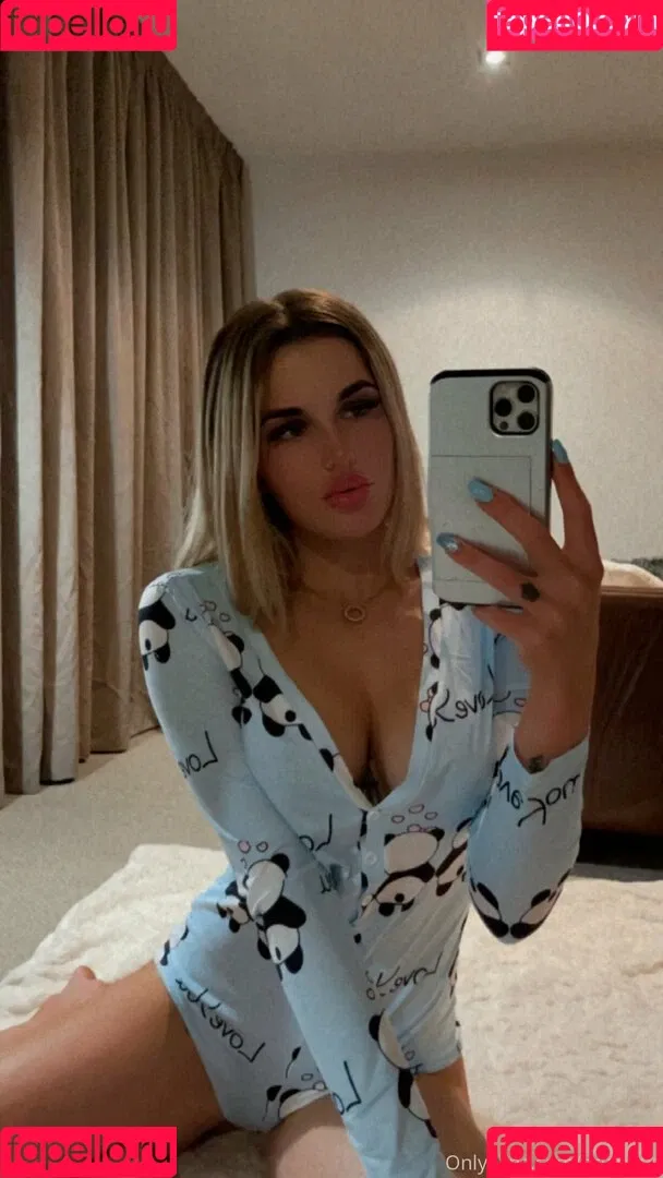 arianaus Onlyfans Photo Gallery 