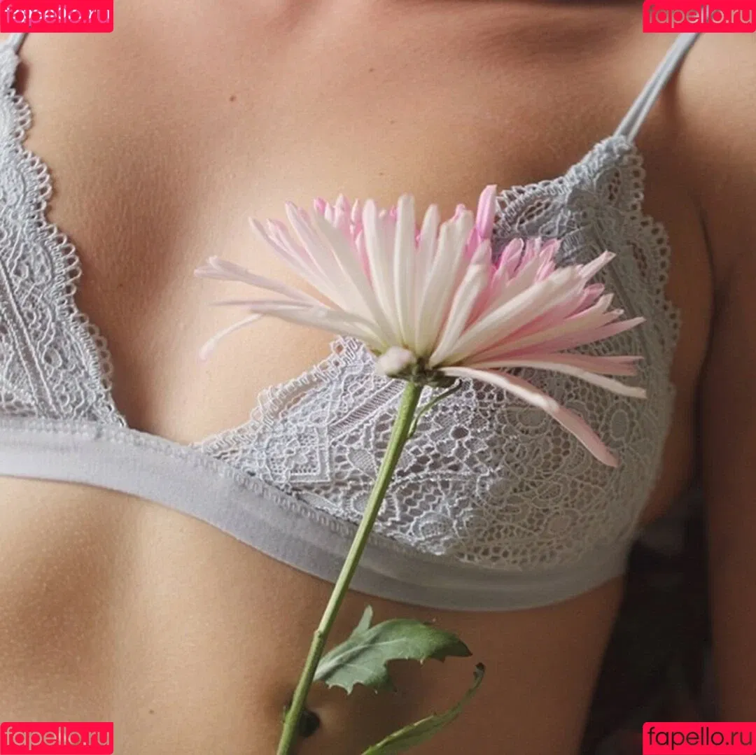 Insuh Yoon Onlyfans Photo Gallery 