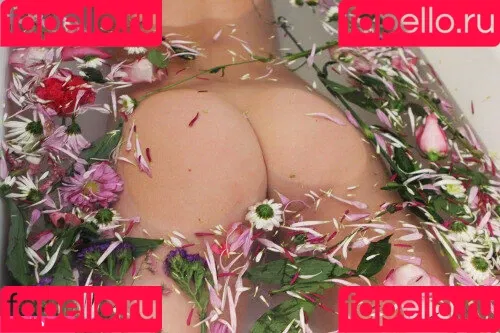 Insuh Yoon Onlyfans Photo Gallery 