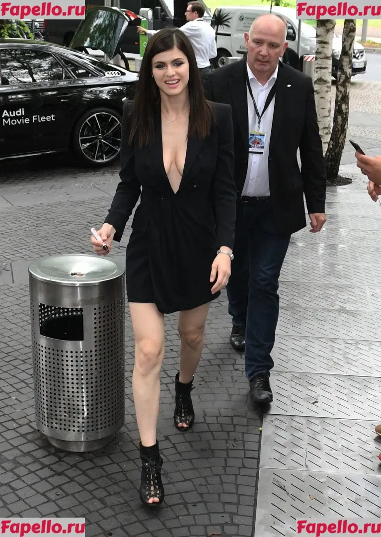 Alexandra Daddario Onlyfans Photo Gallery 