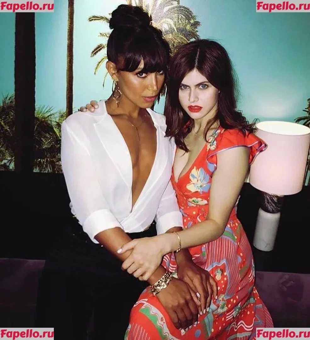 Alexandra Daddario Onlyfans Photo Gallery 