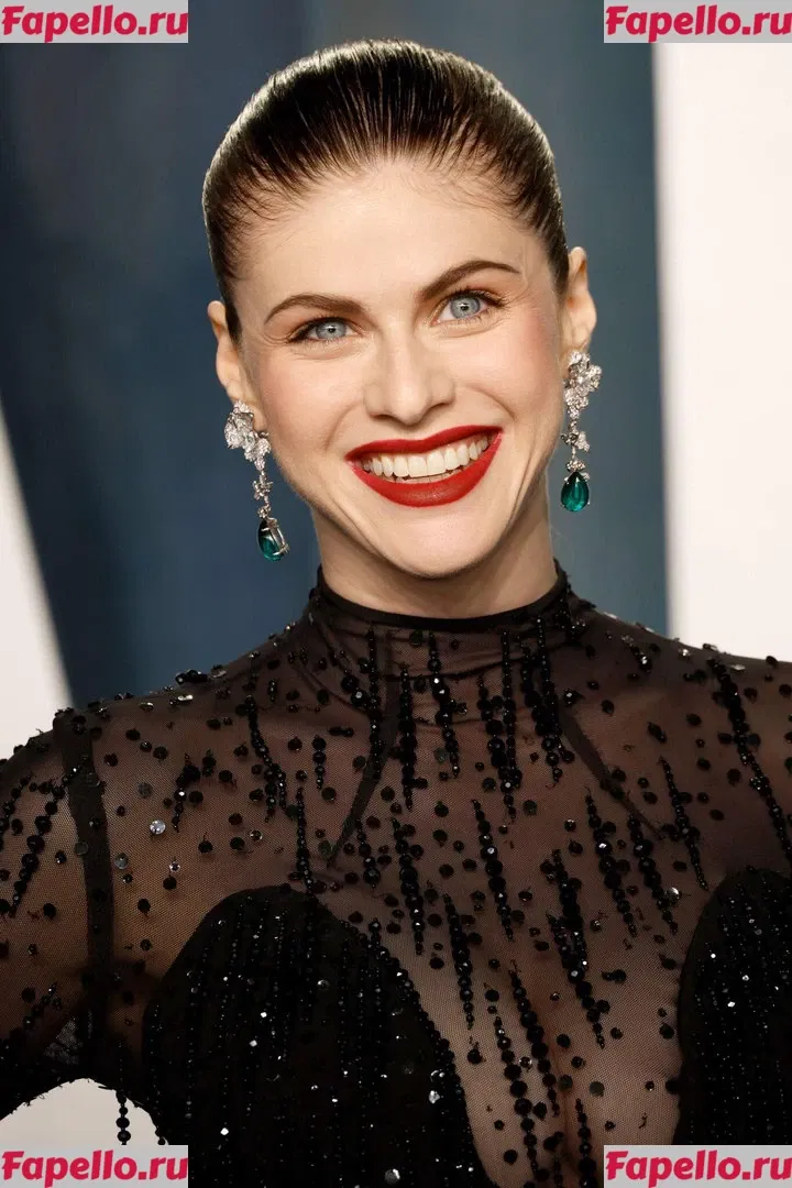 Alexandra Daddario Onlyfans Photo Gallery 
