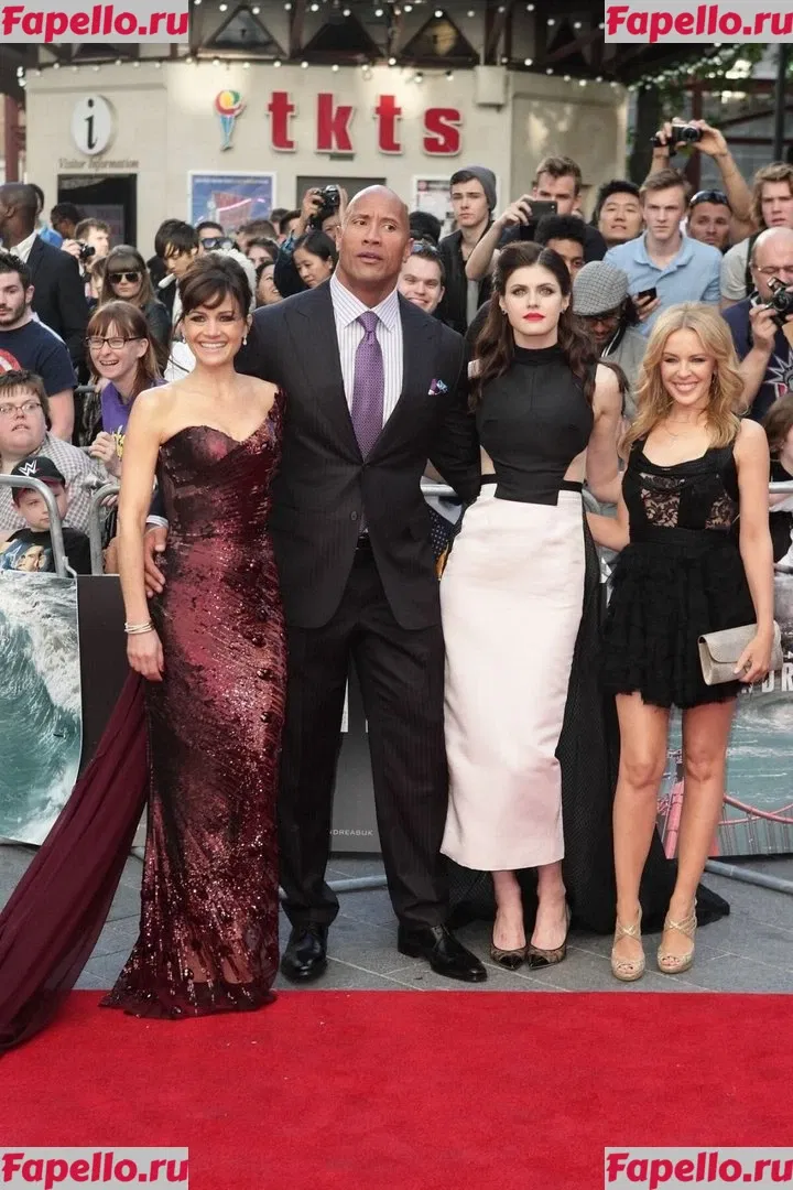 Alexandra Daddario Onlyfans Photo Gallery 