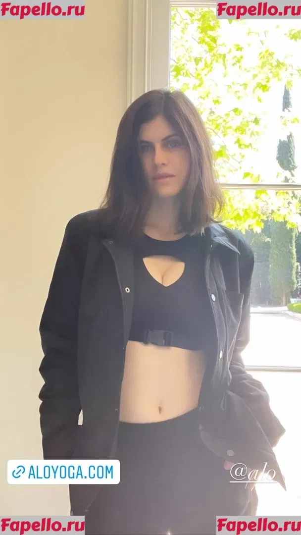 Alexandra Daddario Onlyfans Photo Gallery 