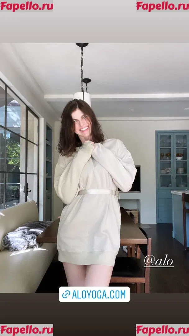 Alexandra Daddario Onlyfans Photo Gallery 