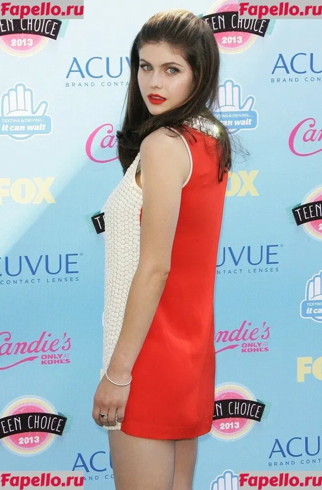 Alexandra Daddario Onlyfans Photo Gallery 