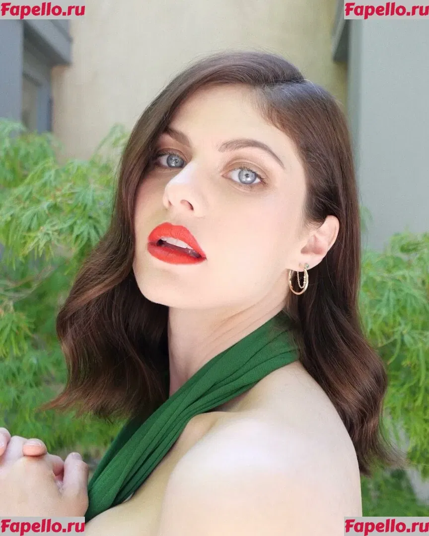 Alexandra Daddario Onlyfans Photo Gallery 