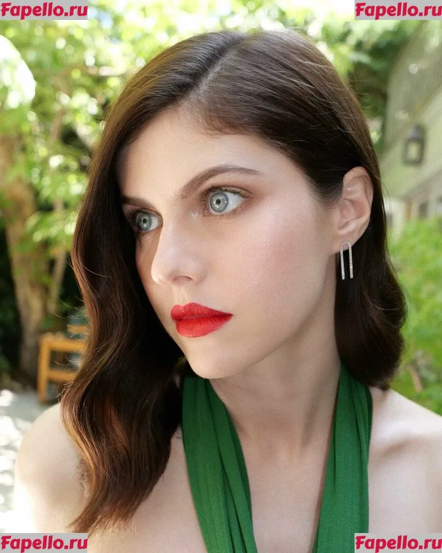 Alexandra Daddario Onlyfans Photo Gallery 
