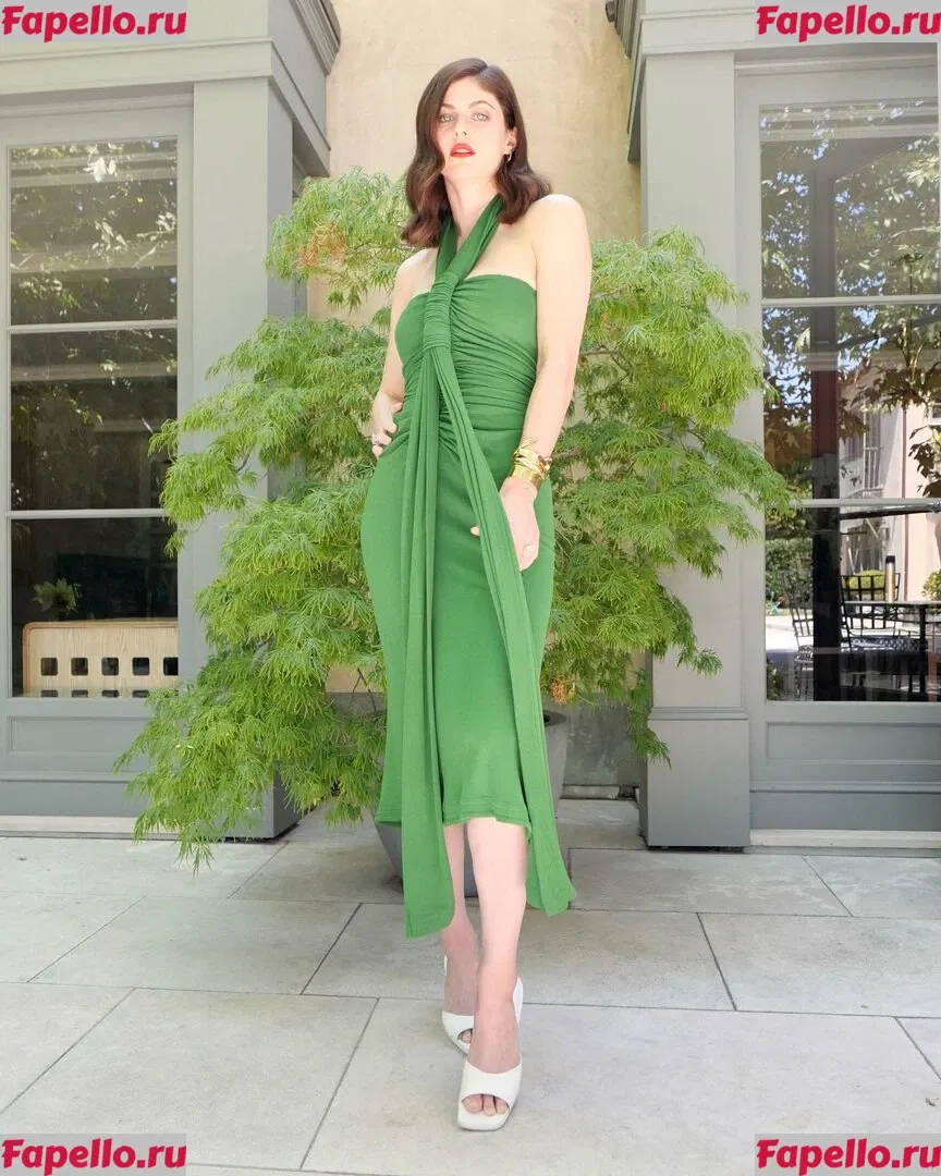 Alexandra Daddario Onlyfans Photo Gallery 