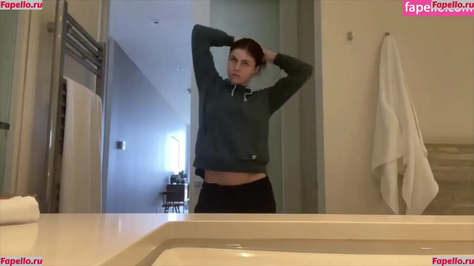 Alexandra Daddario Onlyfans Photo Gallery 