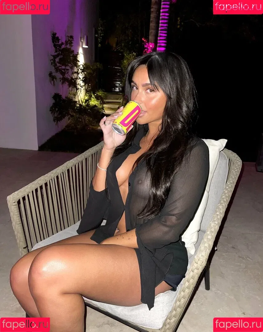 Claudia Tihan Onlyfans Photo Gallery 