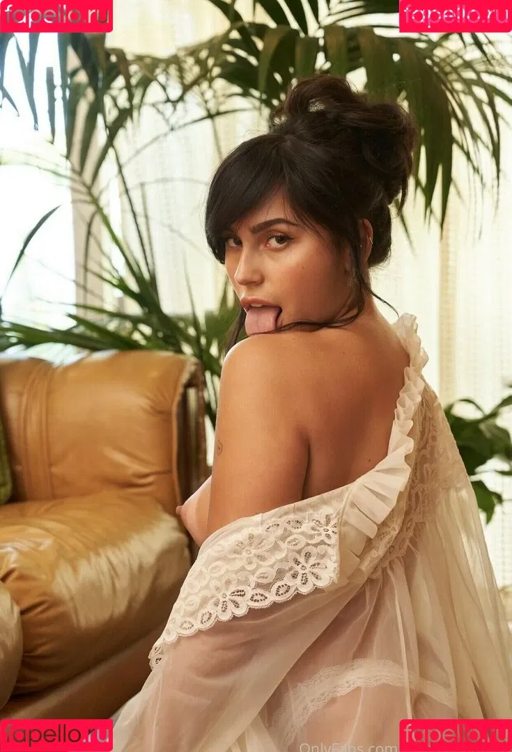 Claudia Tihan Onlyfans Photo Gallery 