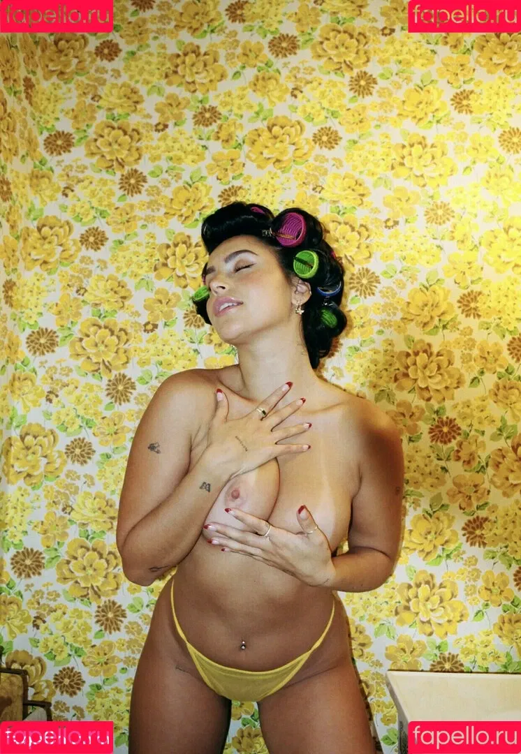 Claudia Tihan Onlyfans Photo Gallery 