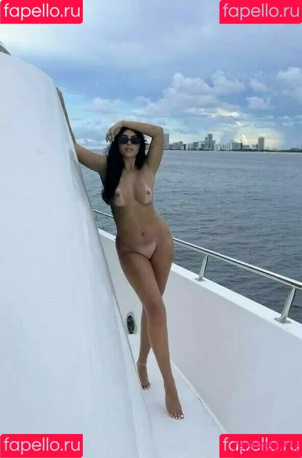 Claudia Tihan Onlyfans Photo Gallery 