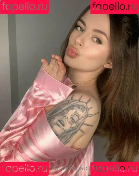 kira_kirraa Onlyfans Photo Gallery 