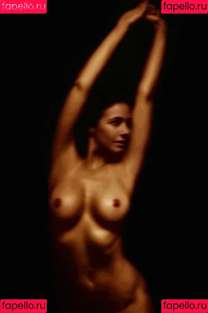 Emmanuelle Chriqui Onlyfans Photo Gallery 