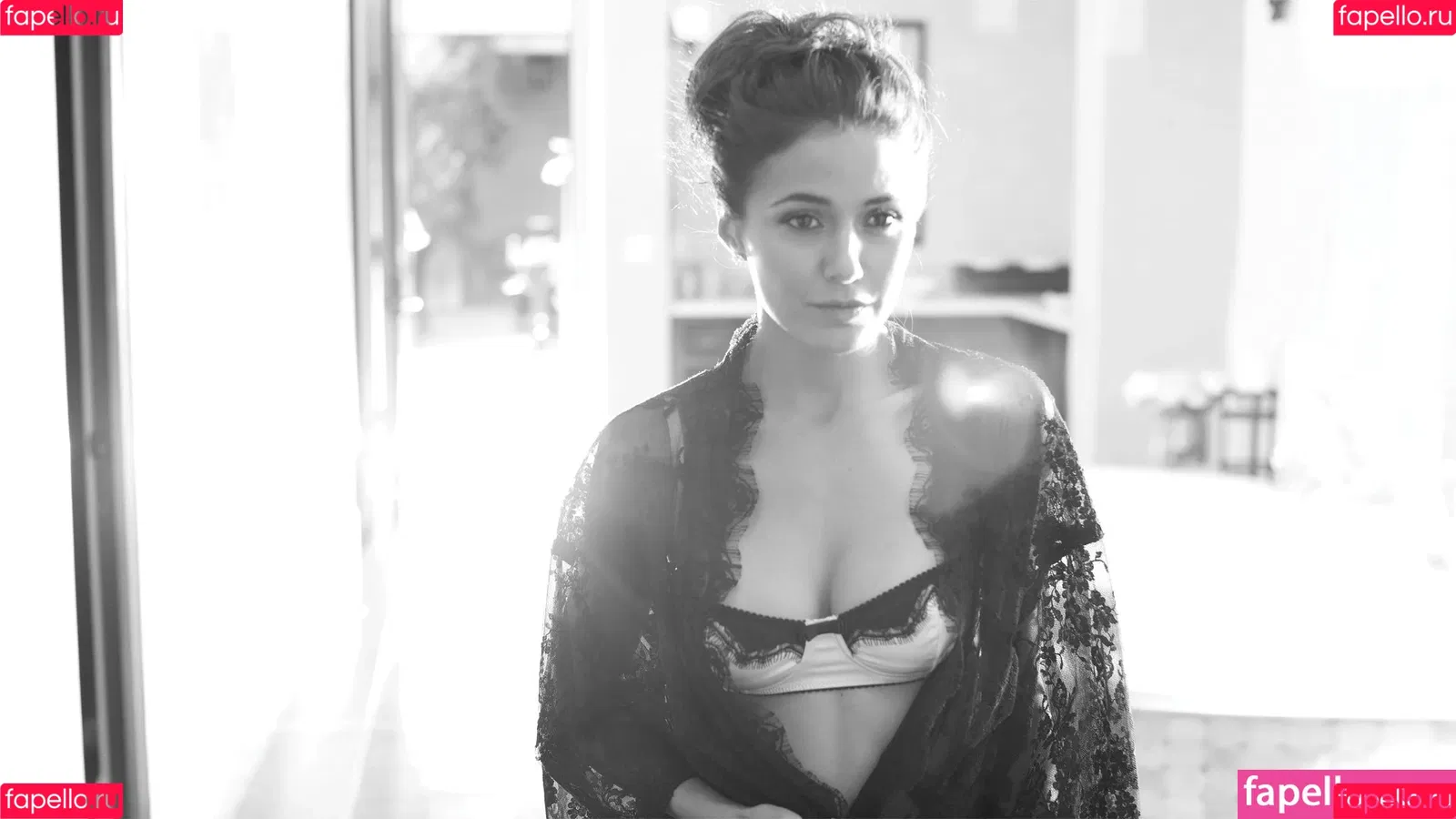 Emmanuelle Chriqui Onlyfans Photo Gallery 
