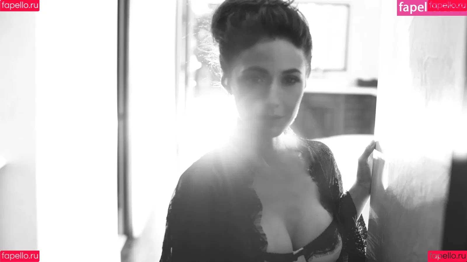 Emmanuelle Chriqui Onlyfans Photo Gallery 