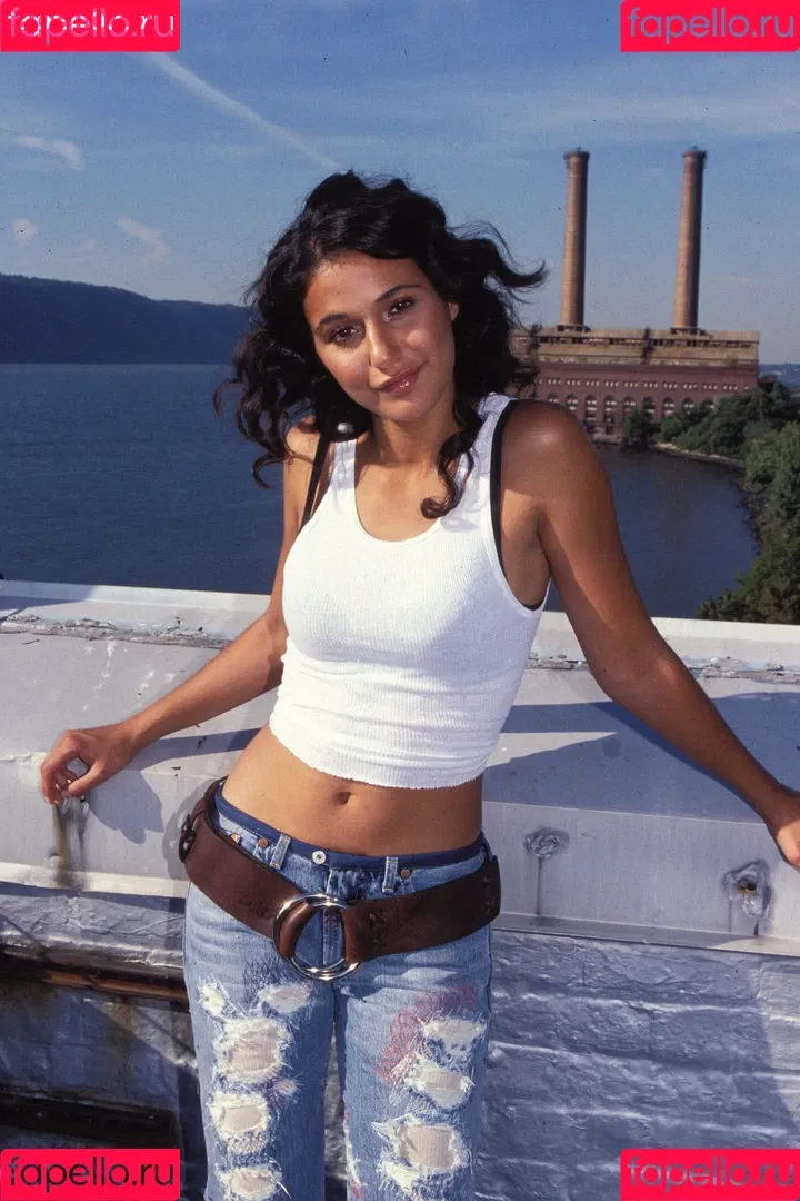 Emmanuelle Chriqui Onlyfans Photo Gallery 