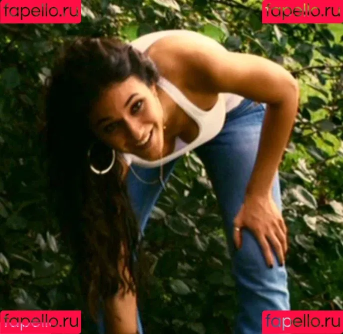 Emmanuelle Chriqui Onlyfans Photo Gallery 