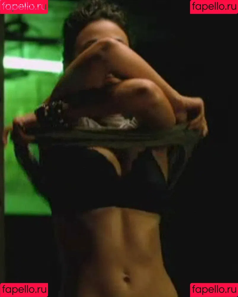 Emmanuelle Chriqui Onlyfans Photo Gallery 