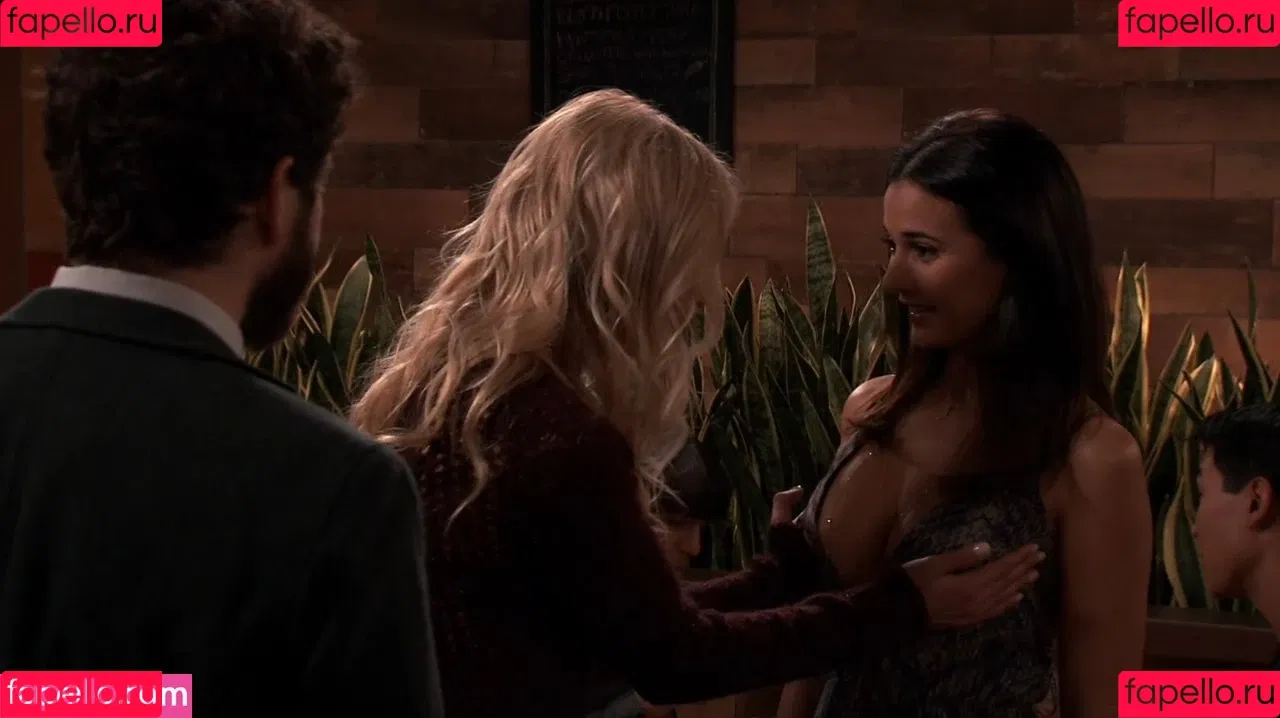 Emmanuelle Chriqui Onlyfans Photo Gallery 