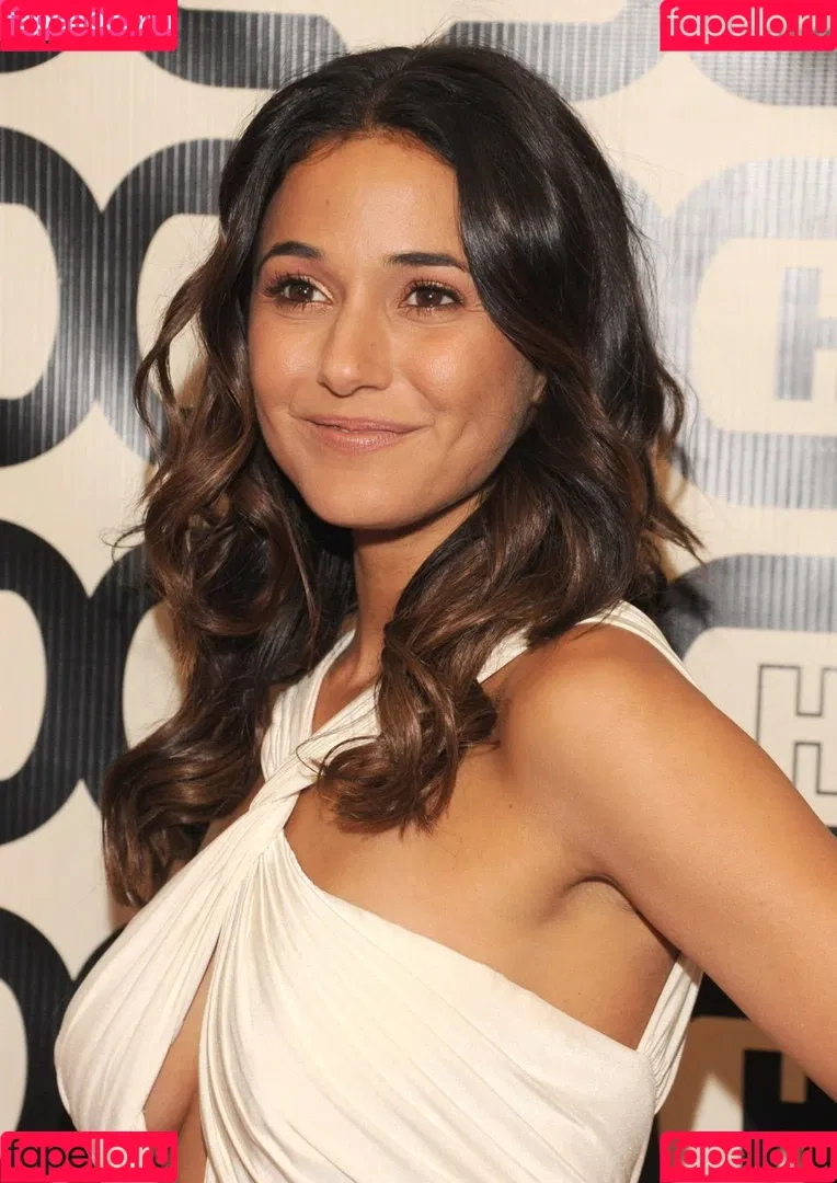 Emmanuelle Chriqui Onlyfans Photo Gallery 