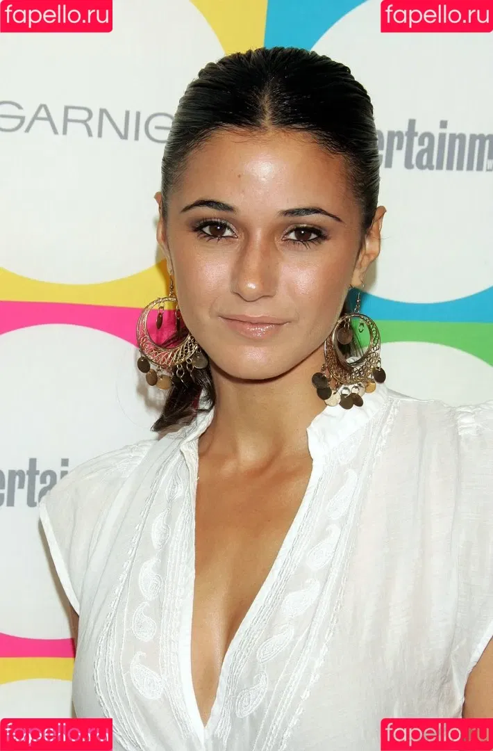 Emmanuelle Chriqui Onlyfans Photo Gallery 