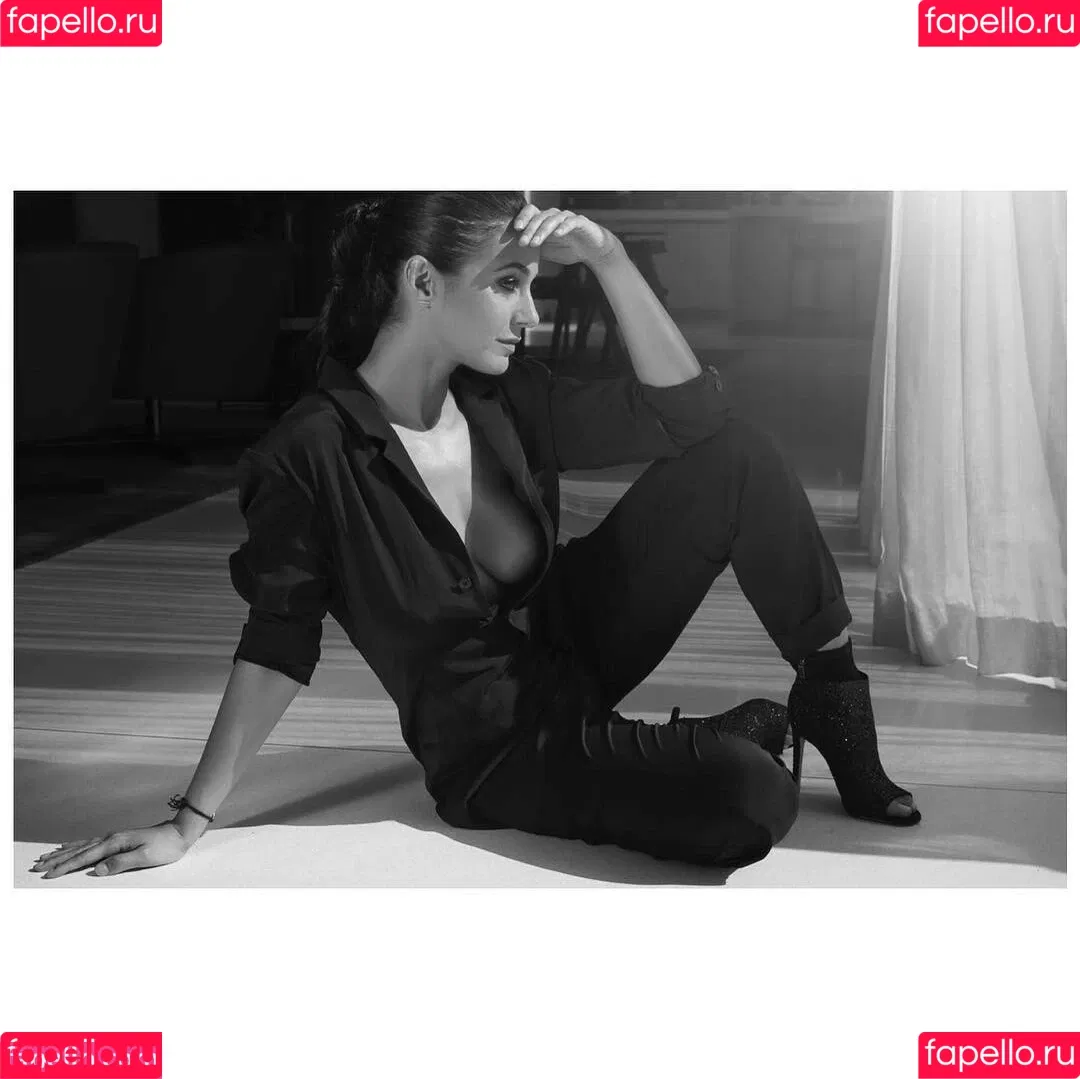 Emmanuelle Chriqui Onlyfans Photo Gallery 