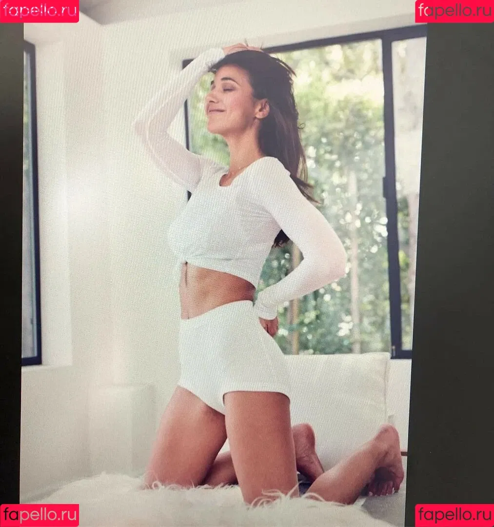 Emmanuelle Chriqui Onlyfans Photo Gallery 