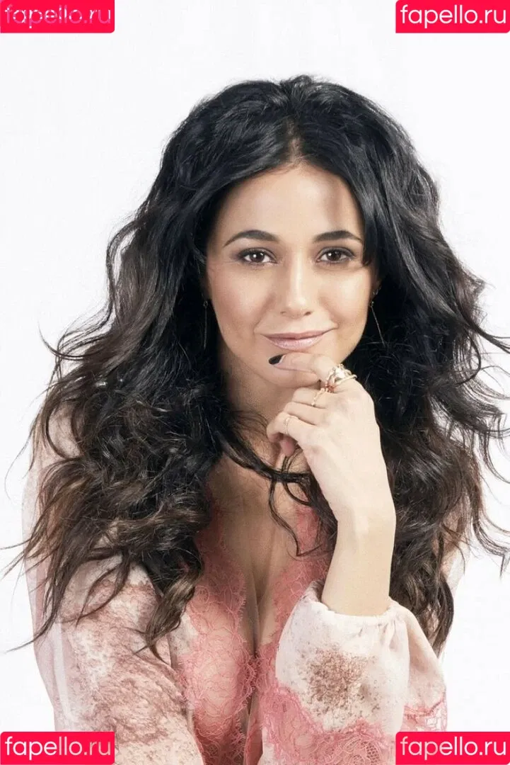 Emmanuelle Chriqui Onlyfans Photo Gallery 